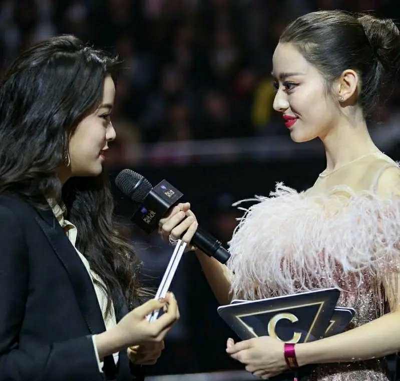 高鼻梁塌却很漂亮的女星,凸嘴短下巴的女人面相