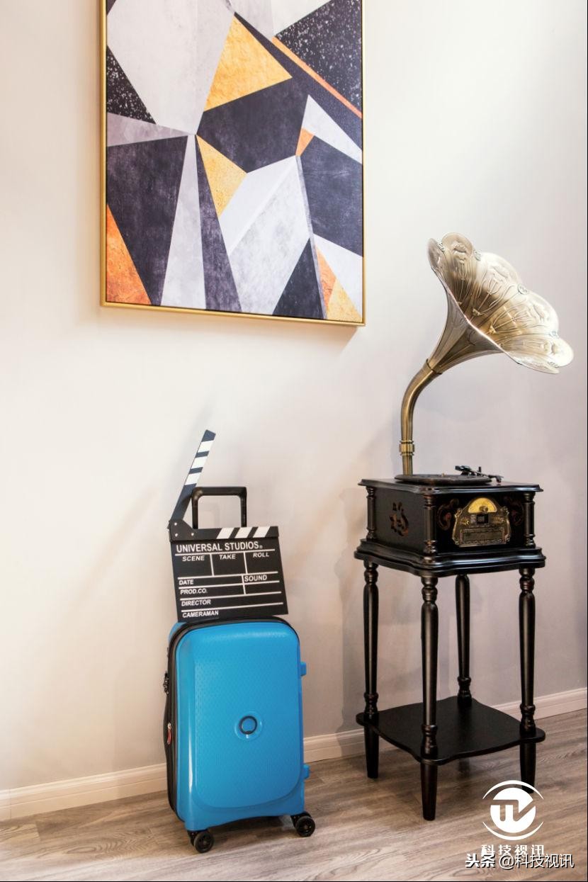 delsey行李箱巴黎哪个店有卖,delsey行李箱平底轮子