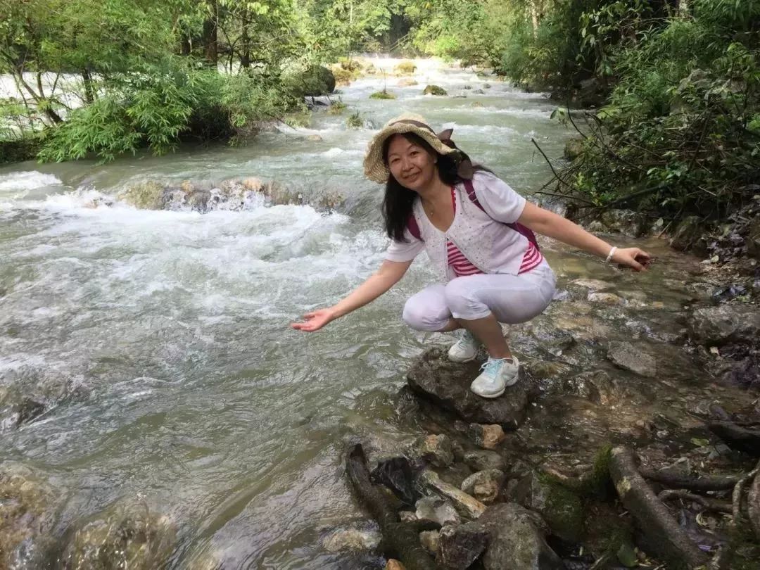 中国大妈拍照十大姿势抖音,中国大妈丝巾拍照姿势