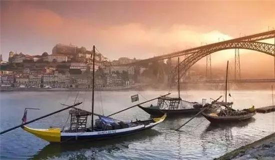 行走的老钱：私奔去浪漫的“两牙”