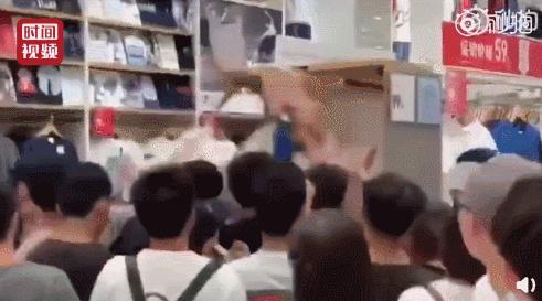 优衣库被抢后续视频,优衣库被哄抢完整版