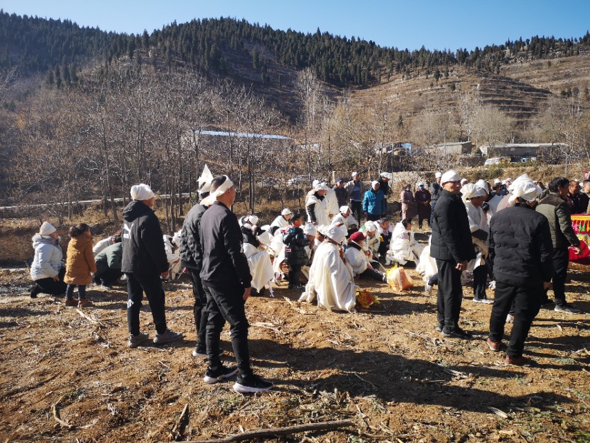 农村不火葬实行土葬是真的吗,山区可以土葬吗