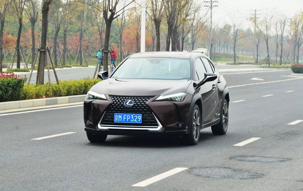 雷克萨斯ux260h试驾多少钱,雷克萨斯ux260h