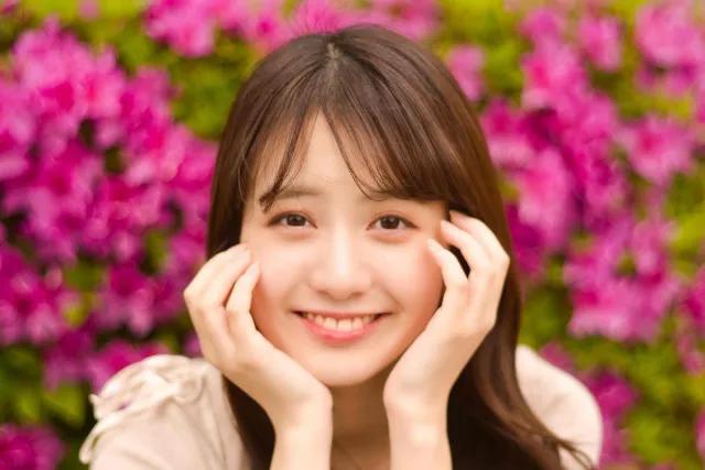 她是纯欲风的病娇女，被15家公司疯抢，昭和系甜妹有多大魅力？