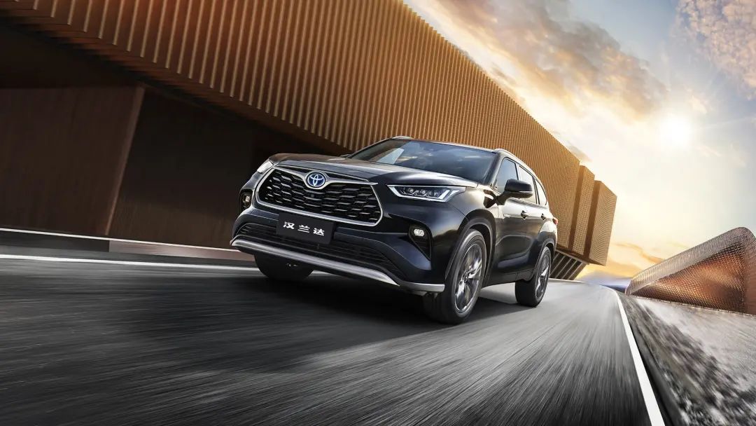 最新第四代油电混动汉兰达测试,第四代汉兰达预售是油电混动的吗