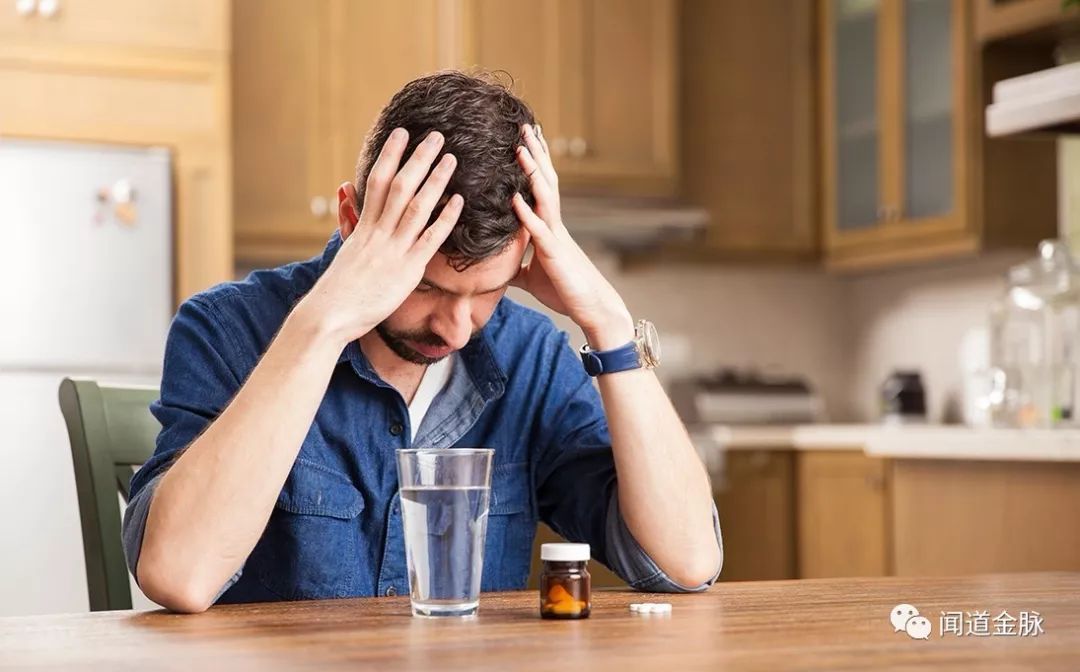 醉酒后头痛吃什么药,醉酒后第二天吃什么食物缓解头痛