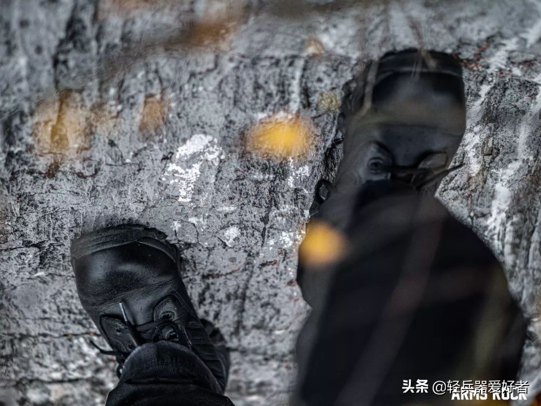 适合夏天穿的透气军靴,穿什么鞋雨天防滑最好