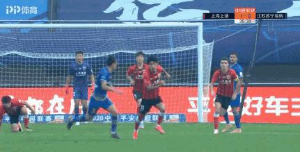 苏宁逆转上港晋级决赛视频,上港五球大胜苏宁
