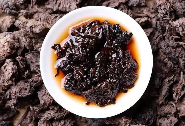 八八年易武野生茶生茶357克,中茶98年陈化六堡茶