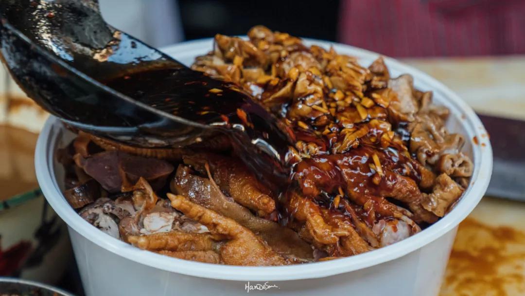 武汉吴长子卤菜,武汉卤菜店视频