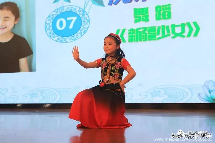 学校因足球而精彩,学校因学生而骄傲