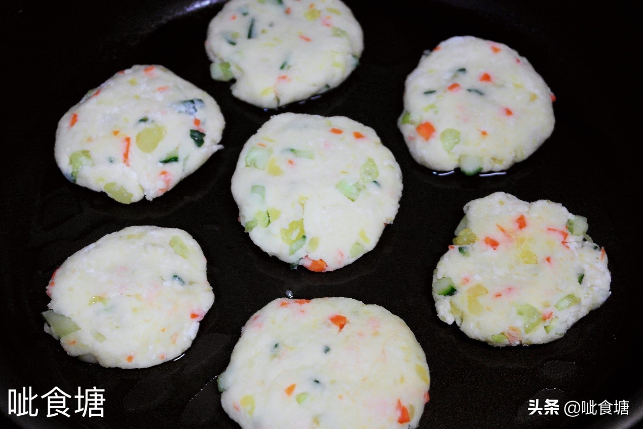 早餐吃什么营养又简单的煎饼,妈妈这样做煎饼又快又好吃