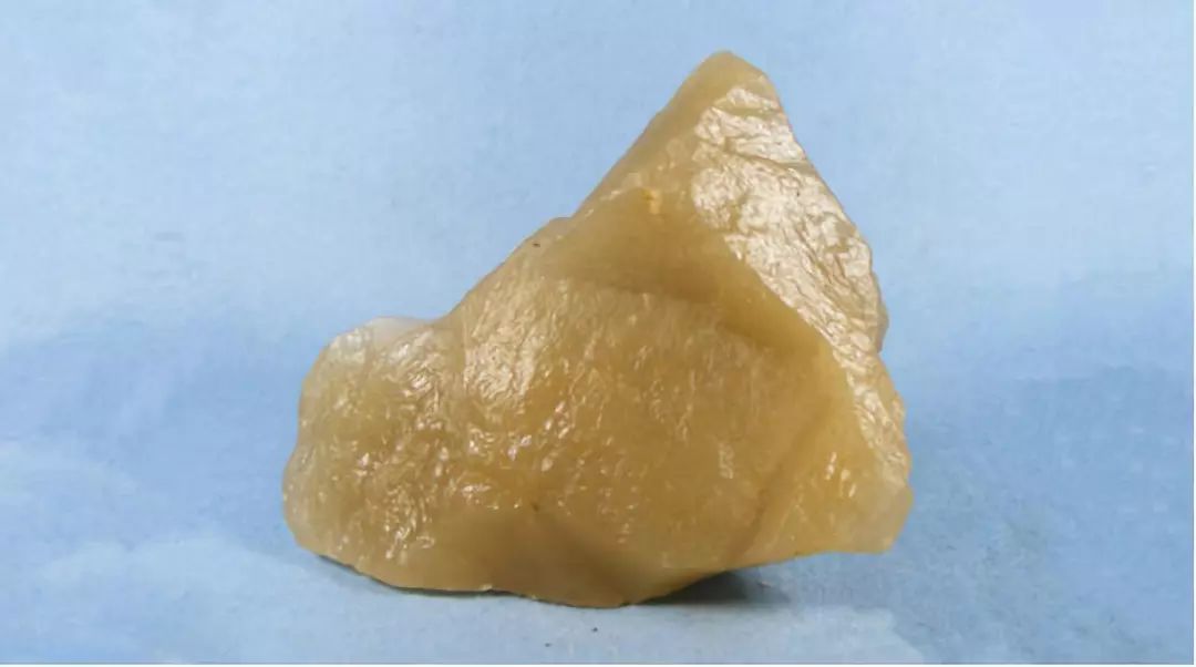 有的宝石璀璨闪亮有的却暗淡无光，你知道什么原因么？