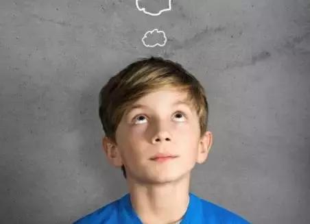 孩子老是喜欢赖床迟到怎么办,孩子赖床上学迟到怎么办