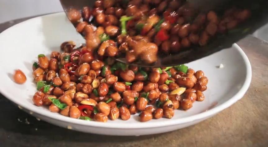 油炸花生米炸得糊了怎么办,为什么油炸花生米凉了更脆