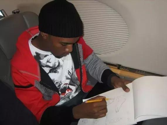 回顾椰子历史，细数NikeAirYezzy走过的配色。