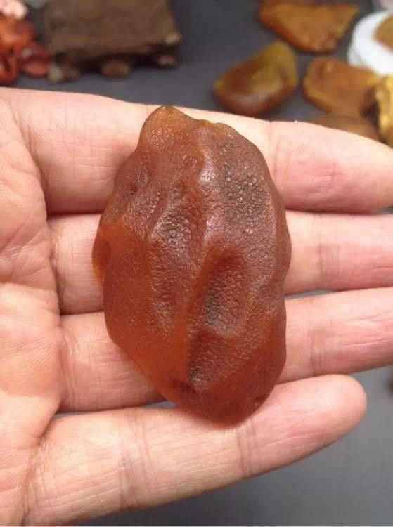 海滩捡蜜蜡,海边捡蜜蜡的利润