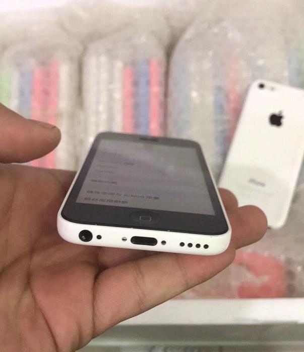 入手知名度最低的iPhone，很多人认为是山寨机！