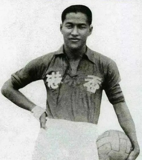 1964年,国足惨败,贺龙一气之下解散国足