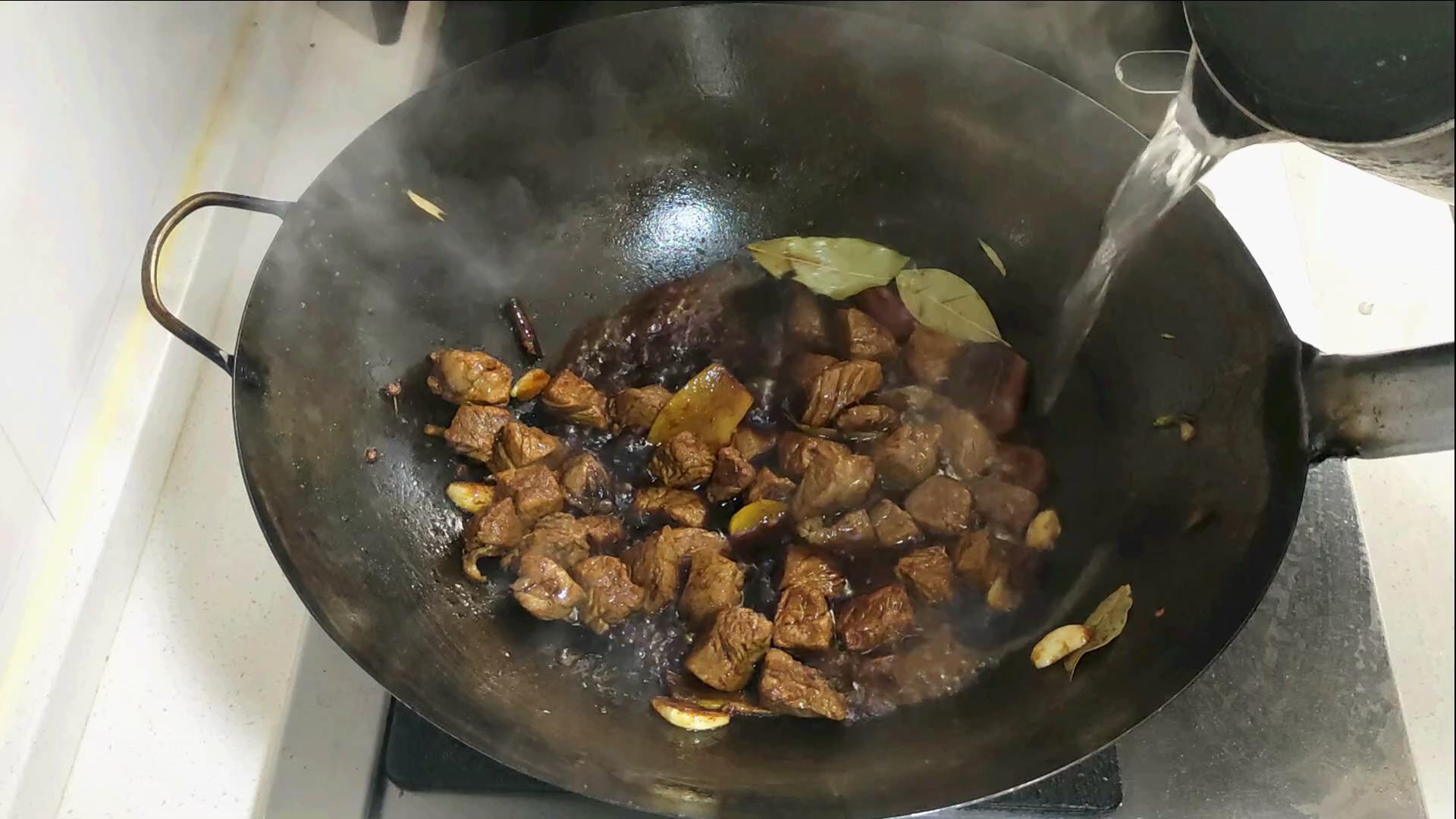 红烧牛肉特别柴怎么补救,牛肉红烧怎么容易烂