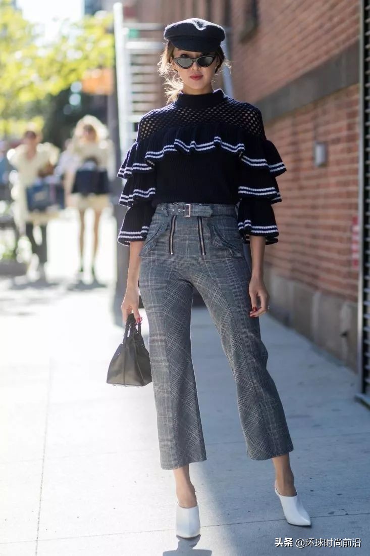 适合冬季脸大显脸小的帽子 (大圆脸适合什么帽子秋冬)