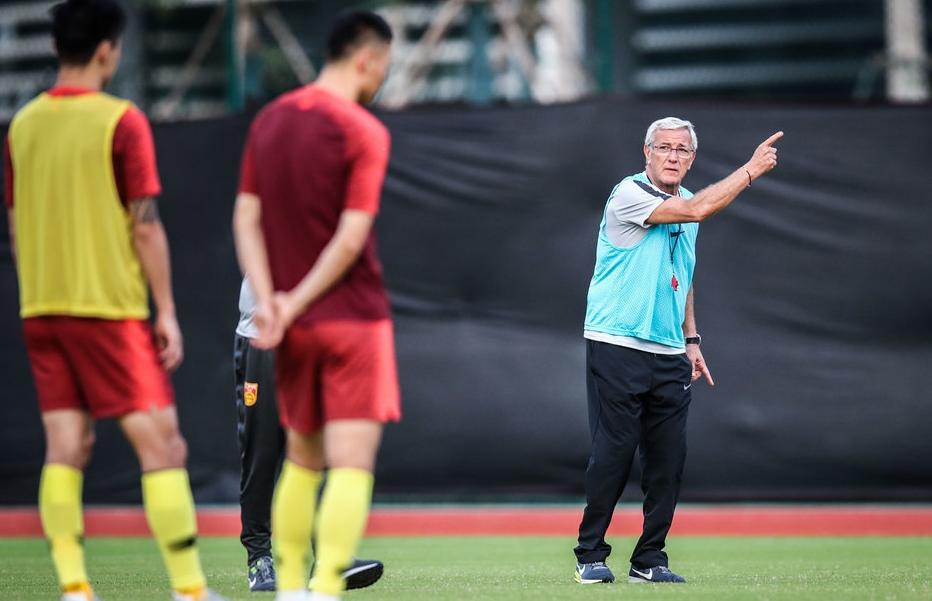 国足赛前热身抢圈,国足迎战新加坡赛前热身