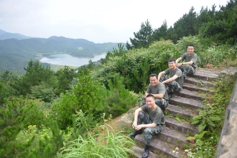 山沟沟里的兵哥哥,山沟里的军人