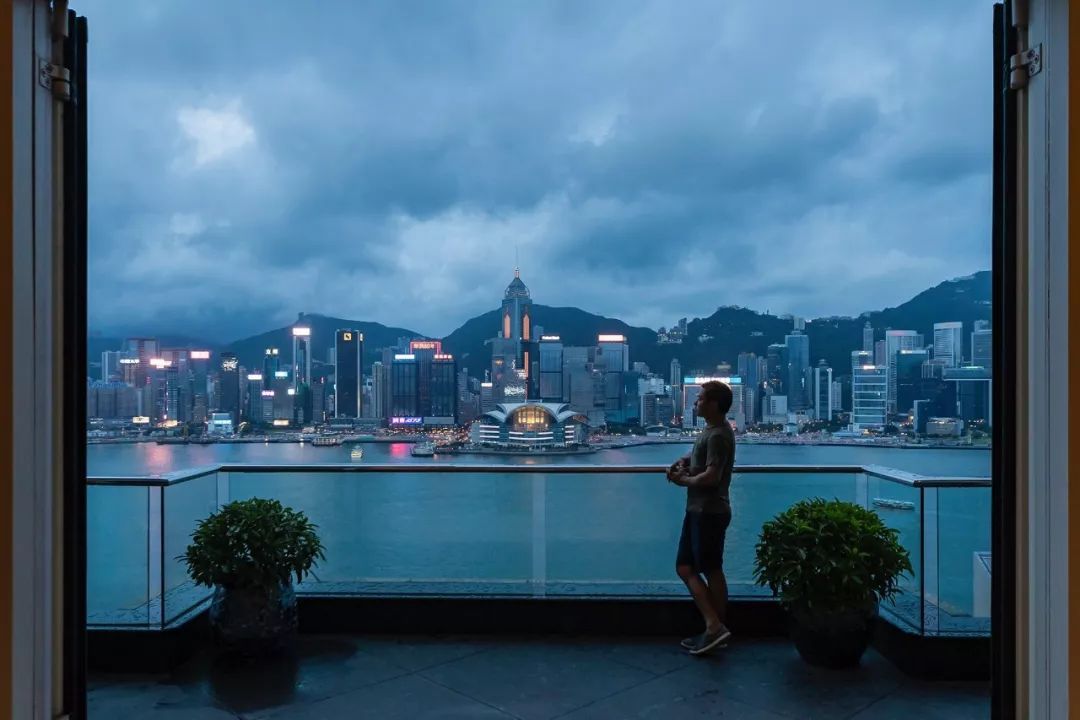 香港：购物的免税天堂，竟还藏着一处买酒的好去处