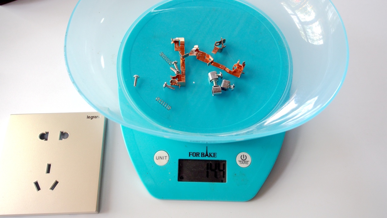 罗格朗开关怎么从墙上拆下来,罗格朗简约插座拆解