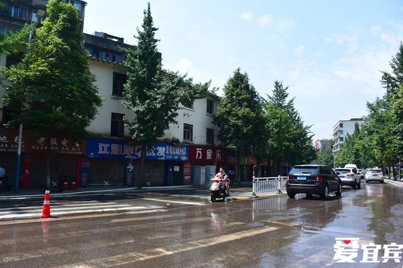 大楼爆破失败倒塌视频,大楼爆破瞬间倒塌真实视频