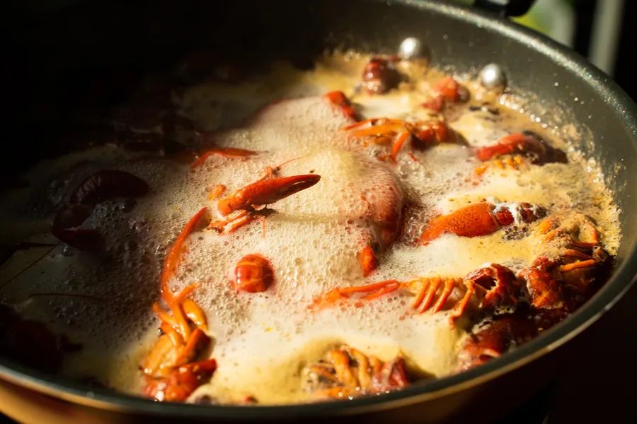 被薇娅直播间榨干零食预算后，写出了这篇测评报告（上）