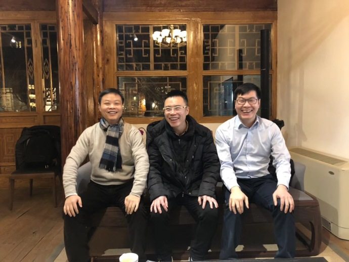 在违法的边缘反复横跳！王欣来了，带着灵鸽AI来了