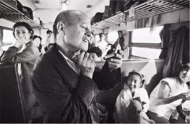 女飞贼宋莲萍拜高僧为师轻功了得,70年代国内第一女飞贼