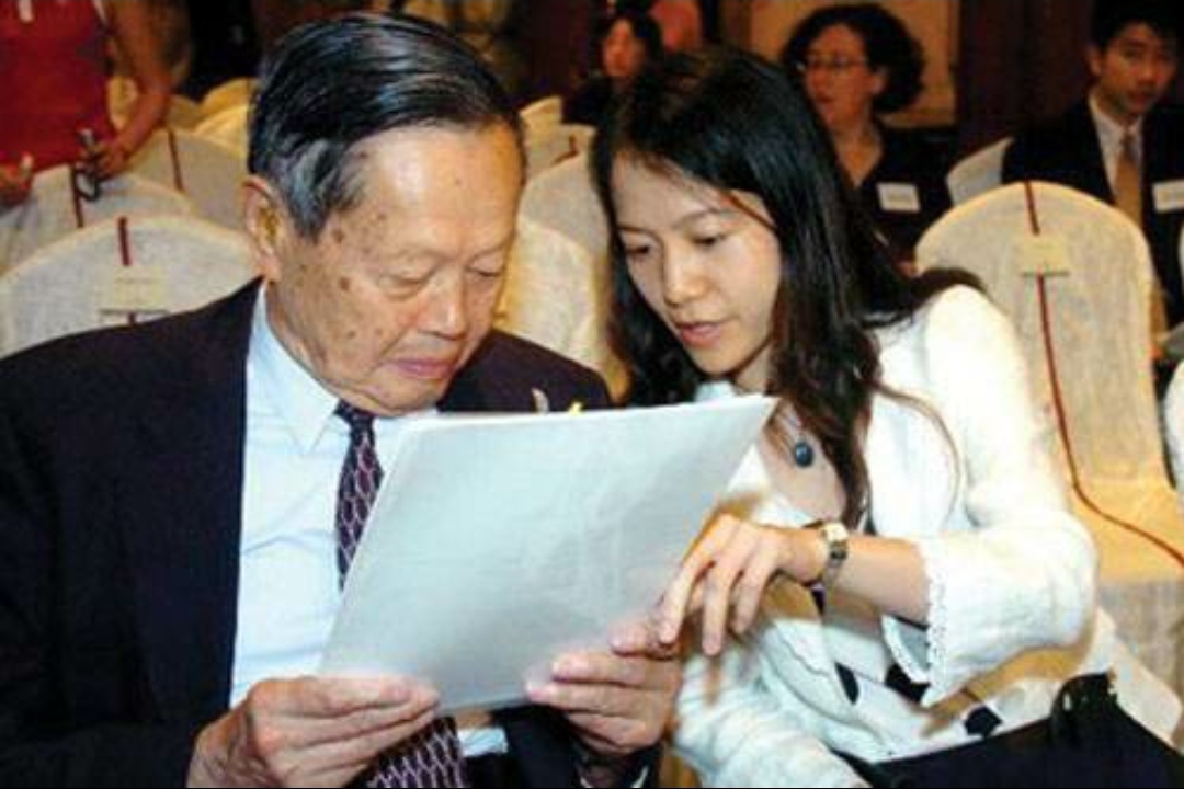 翁帆年轻为何嫁给杨振宁,翁帆说出了当时嫁给杨振宁的原因