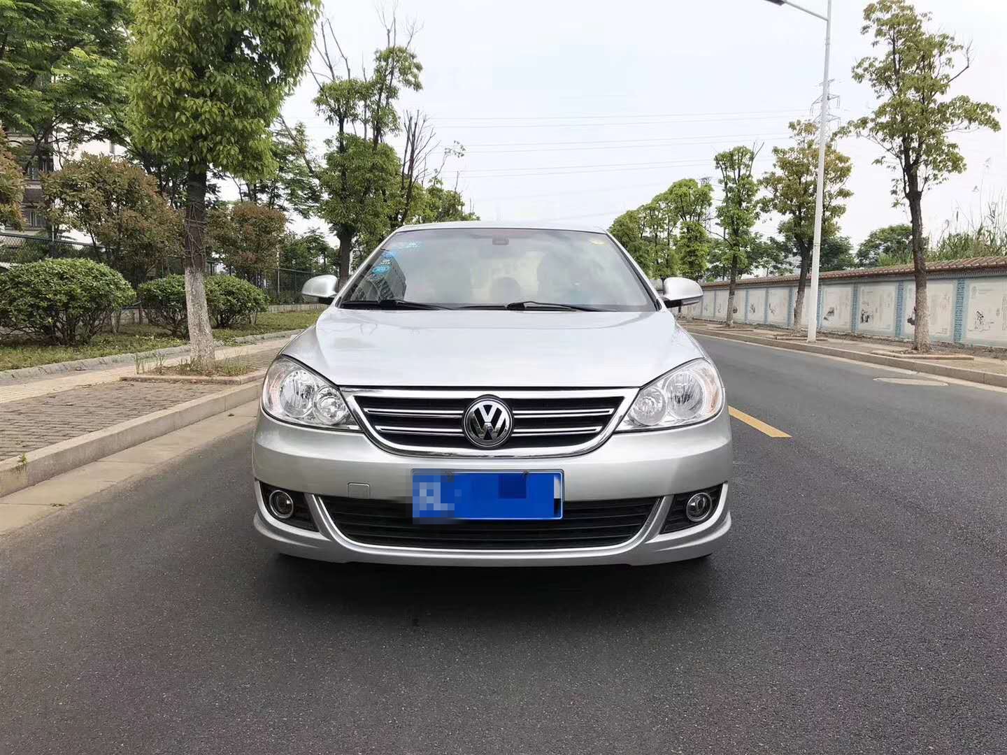 2010年大众朗逸2.0怎么样,2010年大众朗逸二手车值多少钱