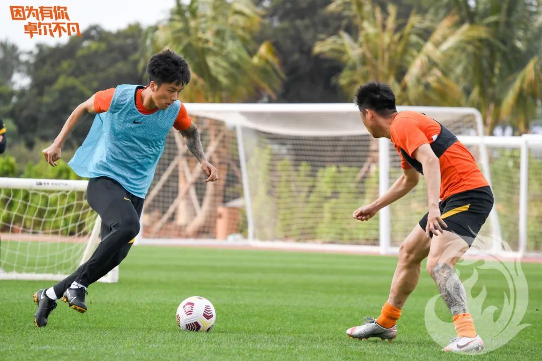 赛前团队热身投篮训练,武汉队第二场热身赛