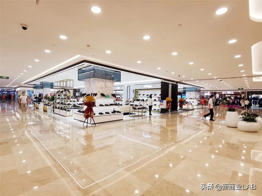 武商武汉国际广场变形记，拥抱变革，推动发展