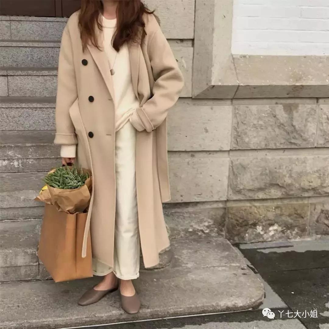 气质驼色让你随意搭配不出错,今秋必备的驼色让你时尚感up