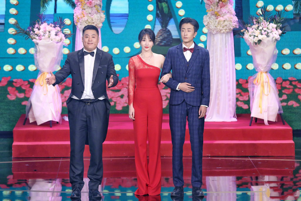 跨界喜剧王柳岩笑出双下巴,跨界喜剧王2019柳岩灰姑娘