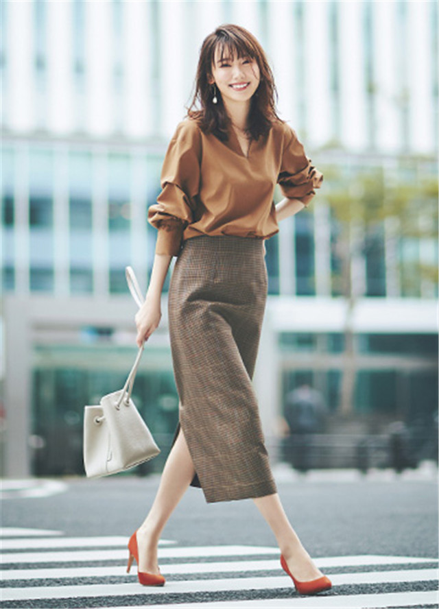 发色茶色穿搭,发色咖啡棕色都能驾驭得住的穿搭