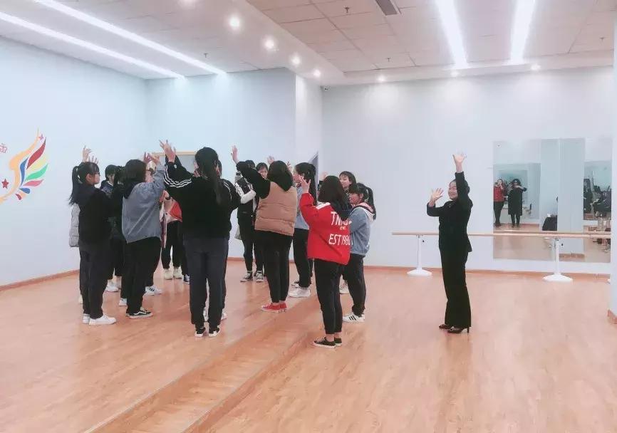 深泉学院幼教专业研学世纪昂立助力人才成长