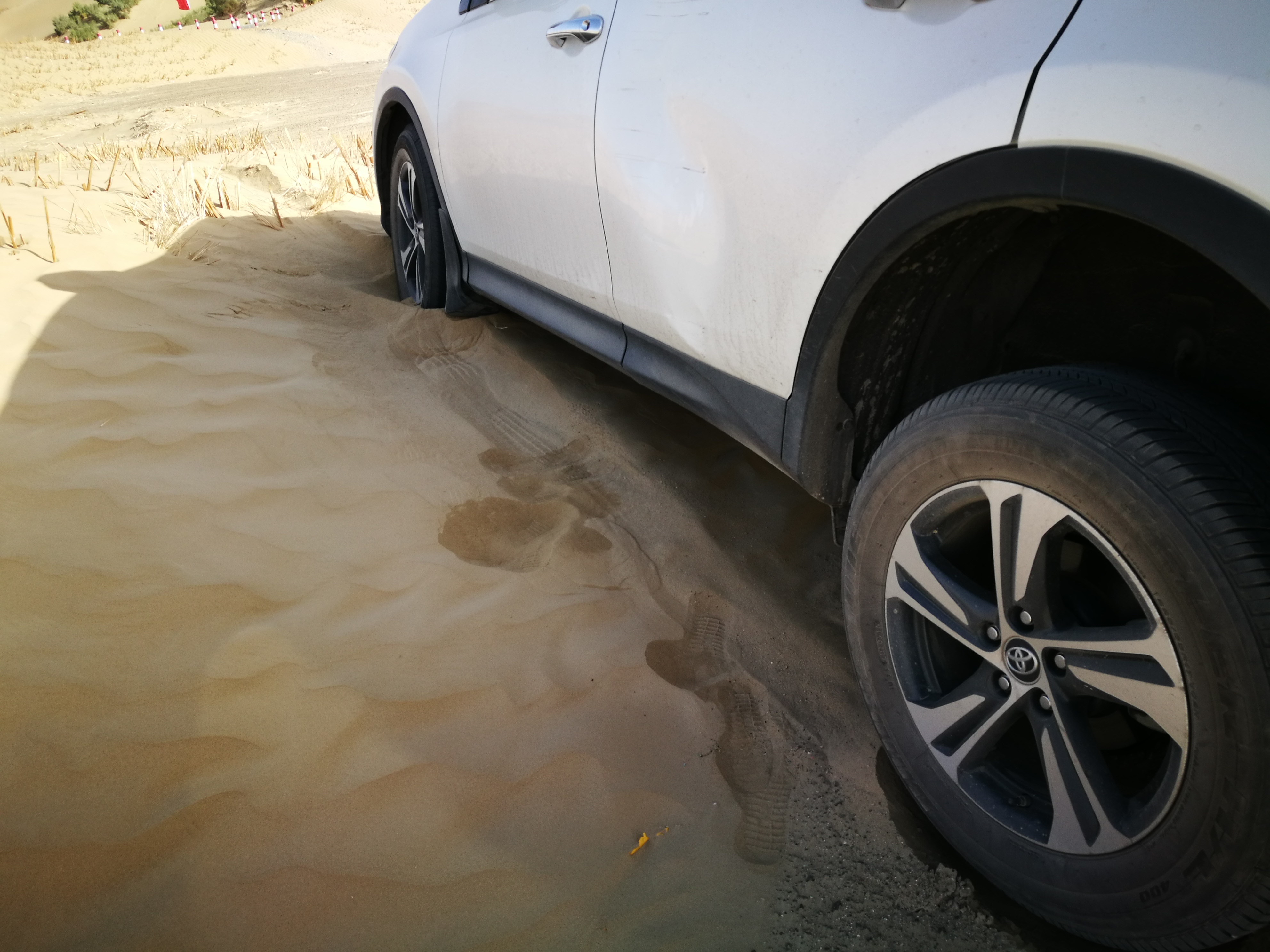 13000公里新手独驾*疆新**日记第23天——塔克拉玛干沙漠陷车自救