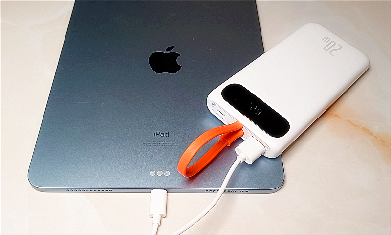 倍思无线快充电源评测,倍思布洛克带线数显快充移动电源