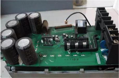 施耐德1.5千瓦的变频器接线端子图,变频器接线端子内部电路图