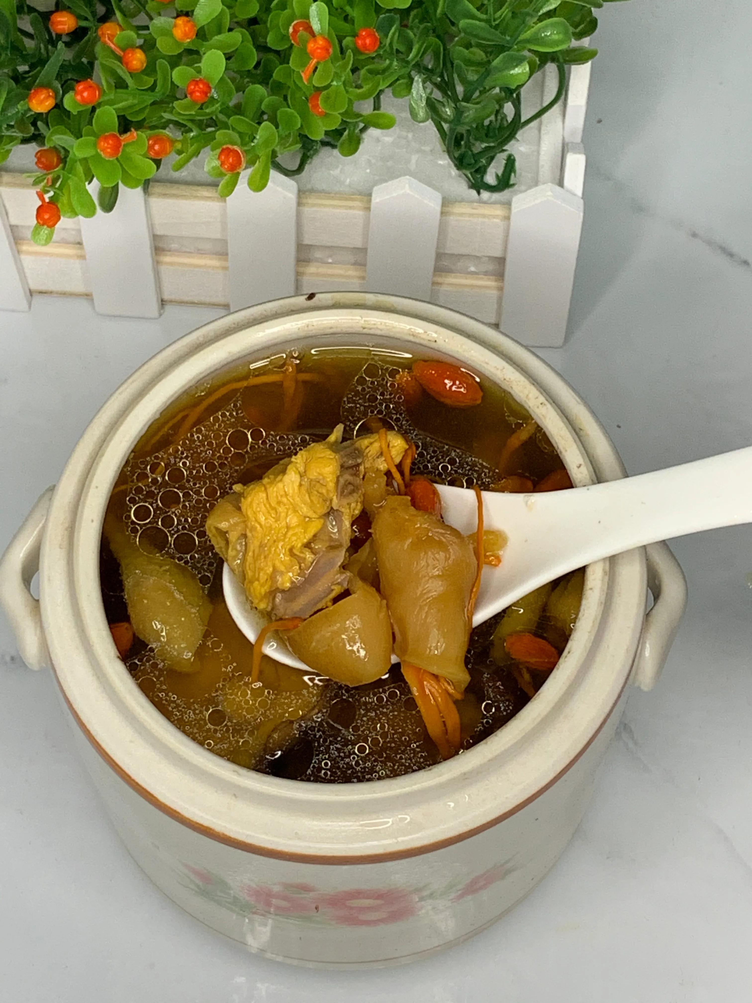 女士补气血最好喝什么汤,补气血养生男女都可以喝的汤