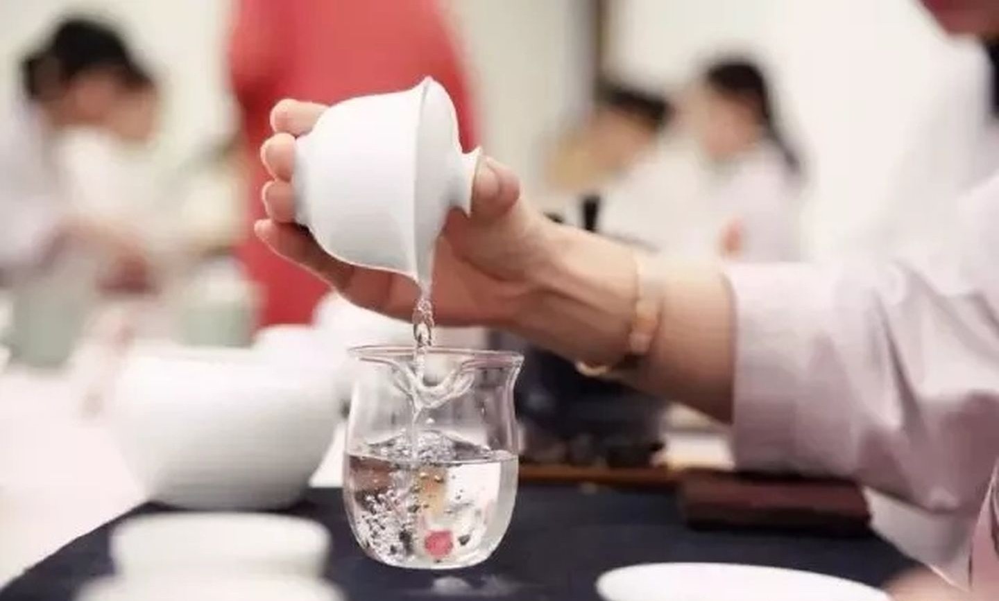 盖碗泡茶很烫,盖碗泡茶防烫使用技巧