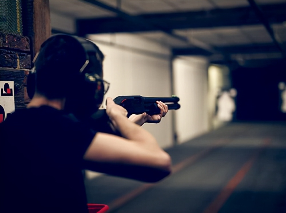 北京小伙去射击场射击中弹,射击场中枪身亡