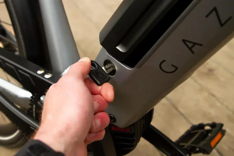 与英国蓝铃自行车其名的荷兰蹬羚自行车，出品第一台电动自行车