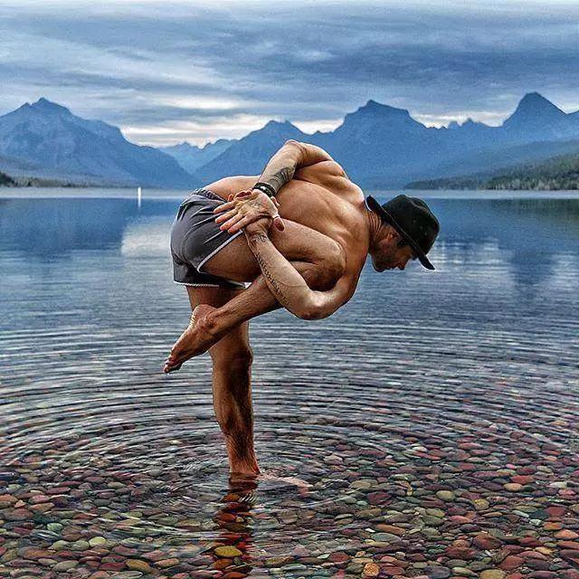 练瑜伽的最佳时间是什么年龄呢,练瑜伽应该多大年纪开始最合适