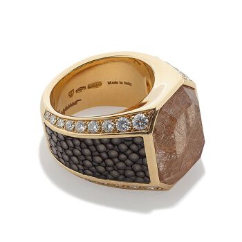 珍珠鱼鱼皮磨皮方法,珍珠鱼皮的颜色是染色还是天然